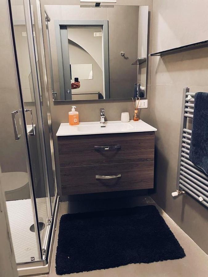 Modern City Center Apartment Беневенто Экстерьер фото